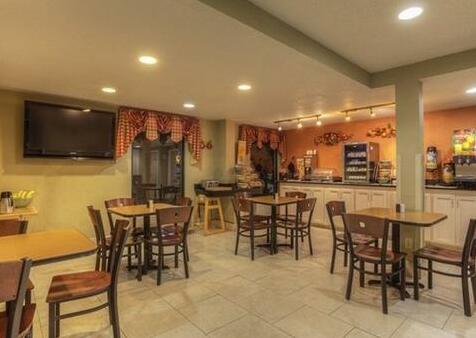 Howard Johnson by Wyndham Chattanooga Lookout Mountain - Photo4