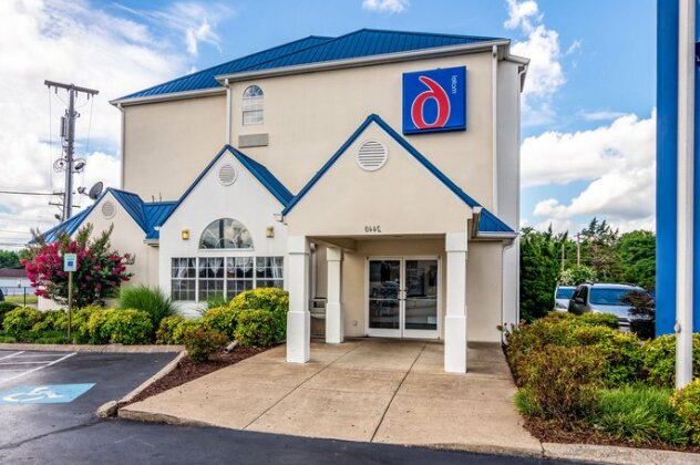 Motel 6 Chattanooga Downtown - Photo2