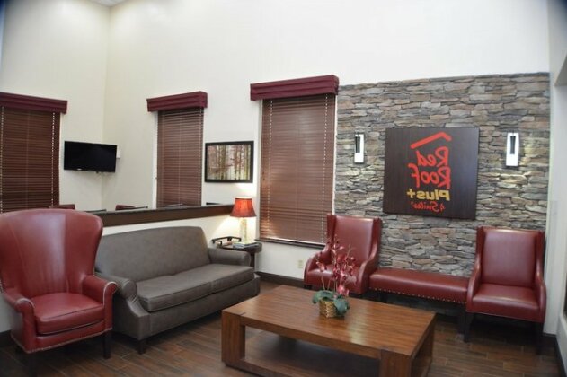 Red Roof Inn PLUS+ & Suites Chattanooga Downtown - Photo3