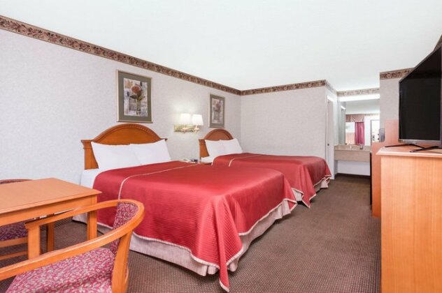 Travelodge by Wyndham Chattanooga Hamilton Place - Photo3