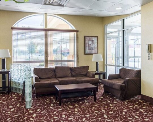 Comfort Inn & Suites Chesapeake - Photo5