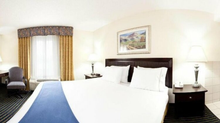 Holiday Inn Express & Suites Chesapeake - Photo5