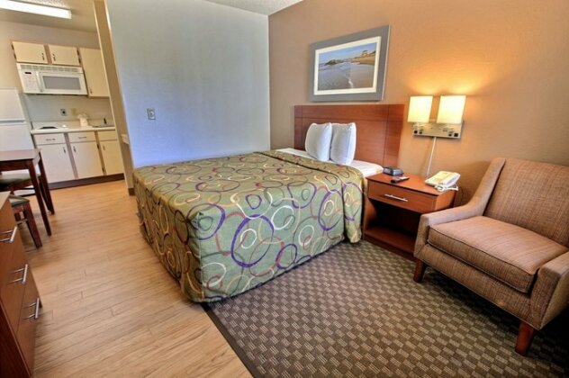 InTown Suites Extended Stay Chesapeake/ I-64 - Photo2
