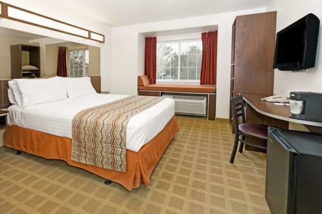 Microtel Inn & Suites Cheyenne - Photo5