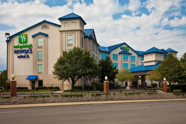 Holiday Inn Express & Suites Chicago-Midway Airport - Photo2