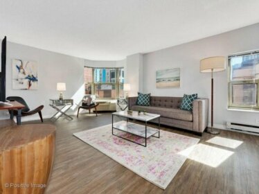 New Walkable 2BR in Gold Coast by Reserve Rentals