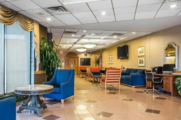 Quality Inn Midway Airport - Photo4