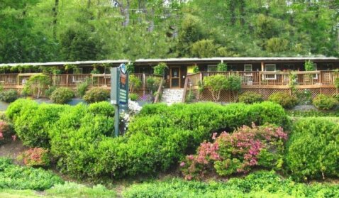 Chimney Rock Inn & Cottages