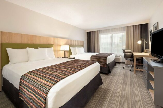 Country Inn & Suites by Radisson Chippewa Falls WI - Photo5