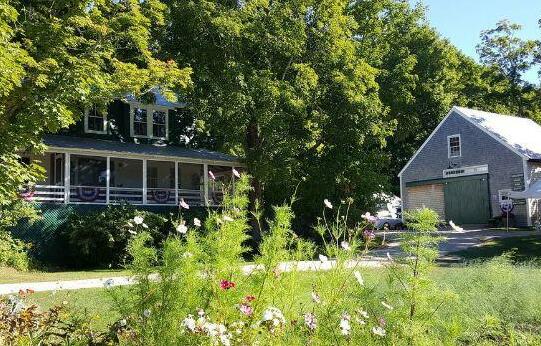 The Farmstand Bed & Breakfast - Photo3