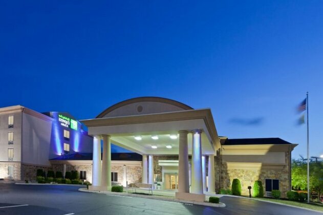 Holiday Inn Express Hotel & Suites Christiansburg - Photo2