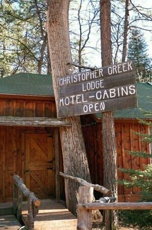 Christopher Creek Lodge