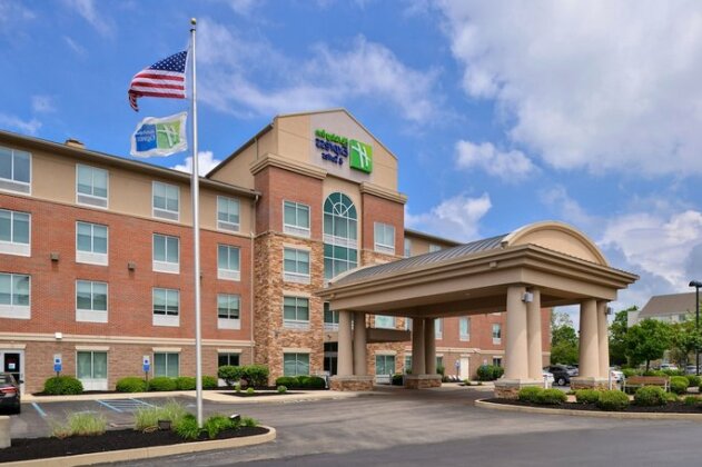Holiday Inn Express Hotel & Suites Cincinnati - Mason - Photo2