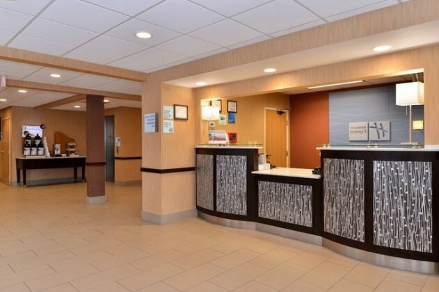 Holiday Inn Express Hotel & Suites Cincinnati-North/Sharonville - Photo3