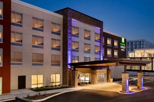 Holiday Inn Express & Suites - Cincinnati NE - Red Bank Road - Photo2