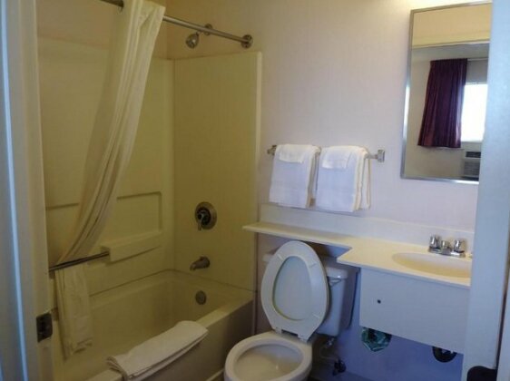 InTown Suites Extended Stay Cincinnati OH - Photo2