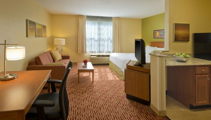 MainStay Suites Cincinnati - Photo4