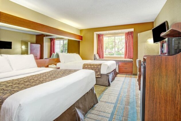 Microtel Inn & Suites by Wyndham Mason - Photo4