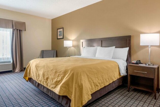Quality Inn & Suites Cincinnati - Photo2
