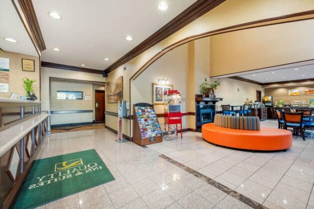 Quality Inn & Suites Cincinnati - Photo4