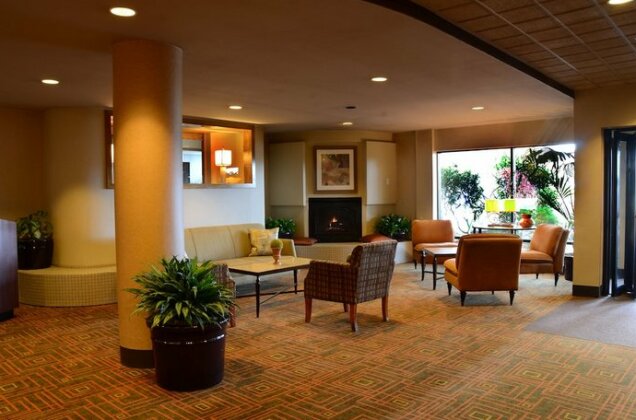 Monarch Hotel & Conference Center - Photo2
