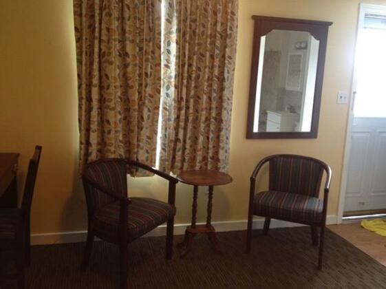 Clarence Inn Extended Stay - Photo3