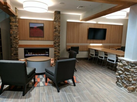 Microtel Inn & Suites by Wyndham Clarion - Photo4