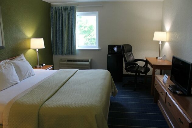 Days Inn & Suites Bridgeport Clarksburg - Photo5