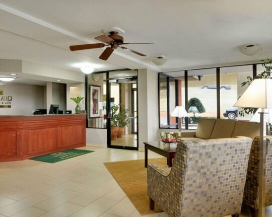 Quality Inn & Suites Clarksville - Photo5