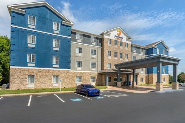 MainStay Suites Fort Campbell - Photo2