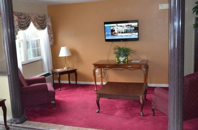 Microtel Inn & Suites by Wyndham Clarksville - Photo3
