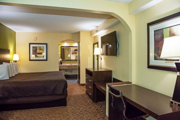 Rodeway Inn & Suites North Clarksville - Photo2