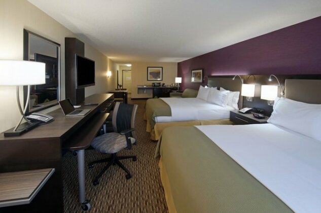 Holiday Inn Express Hotel & Suites Clearfield - Photo3
