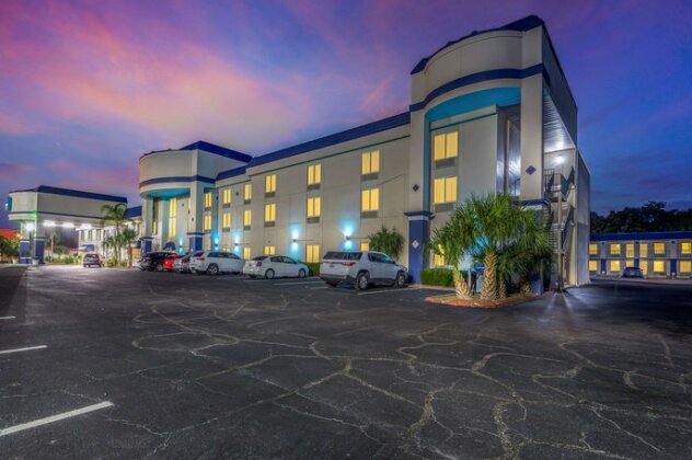 Clarion Inn & Suites Clearwater - Photo5
