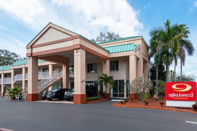 Econo Lodge Inn & Suites Clearwater - Photo4