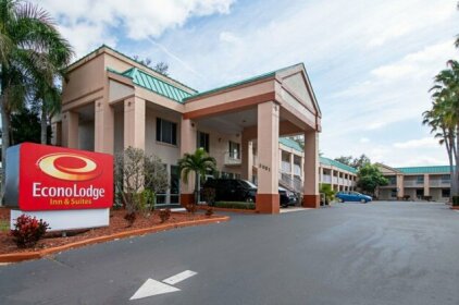 Econo Lodge Inn & Suites Clearwater