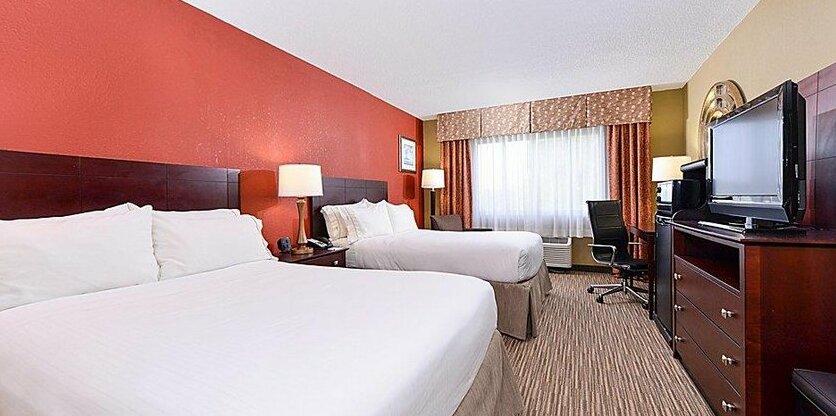 Holiday Inn Express Hotel Clearwater East - ICOT Center - Photo4