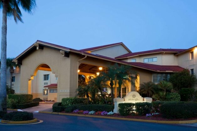 La Quinta Inn & Suites St Pete-Clearwater Airport - Photo3