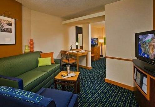Fairfield Inn and Suites Cleveland - Photo3