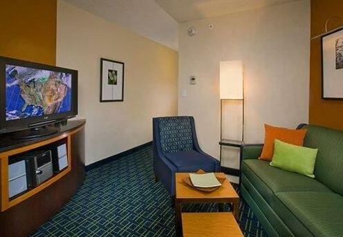Fairfield Inn and Suites Cleveland - Photo4