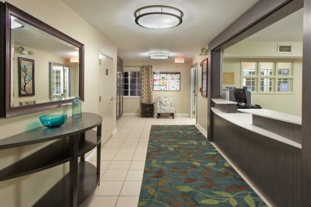 Candlewood Suites Cleveland - North Olmsted - Photo3