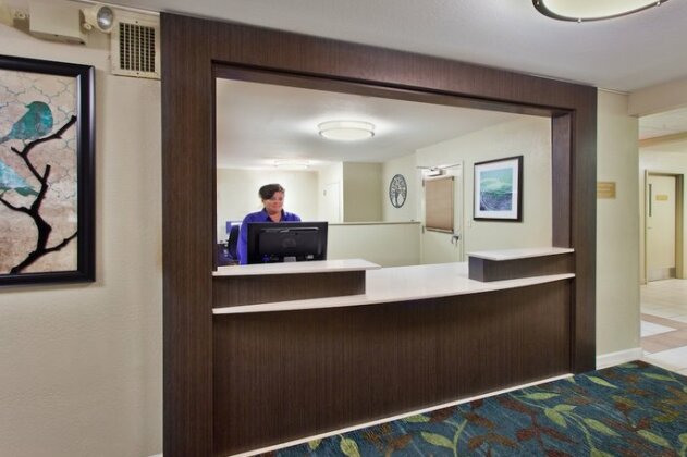 Candlewood Suites Cleveland - North Olmsted - Photo4