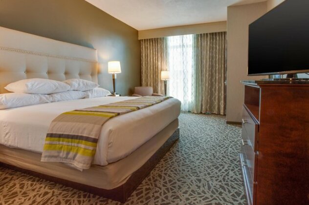 Drury Inn & Suites Cleveland Beachwood - Photo4