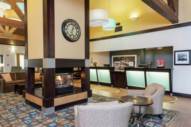 Hampton Inn & Suites Cleveland-Airport/Middleburg Heights - Photo2