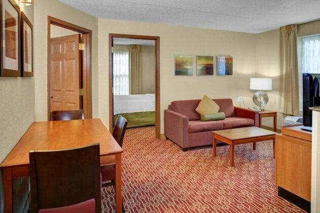 TownePlace Suites Cleveland Airport - Photo5