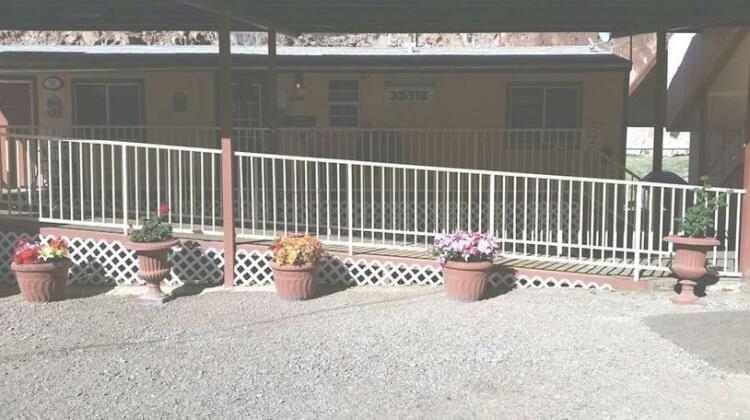 Rode Inn Motel - Photo5