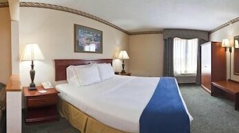 Holiday Inn Express & Suites Clinton Clinton - Photo5