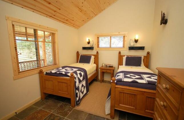 The Lodge at Whitehawk Ranch - Photo3