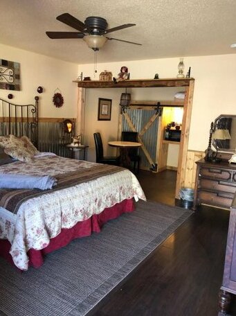Dusty Boots Motel & Cafe - Photo3