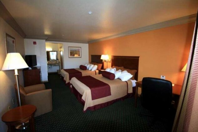 Cloverdale Wine Country Inn & Suites - Photo5